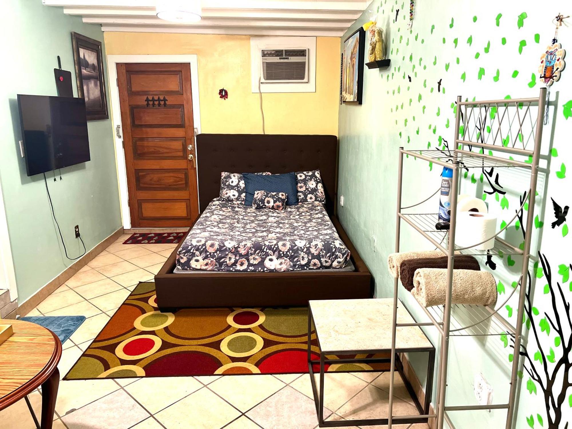 New Orleans French Quarter Inn Екстер'єр фото