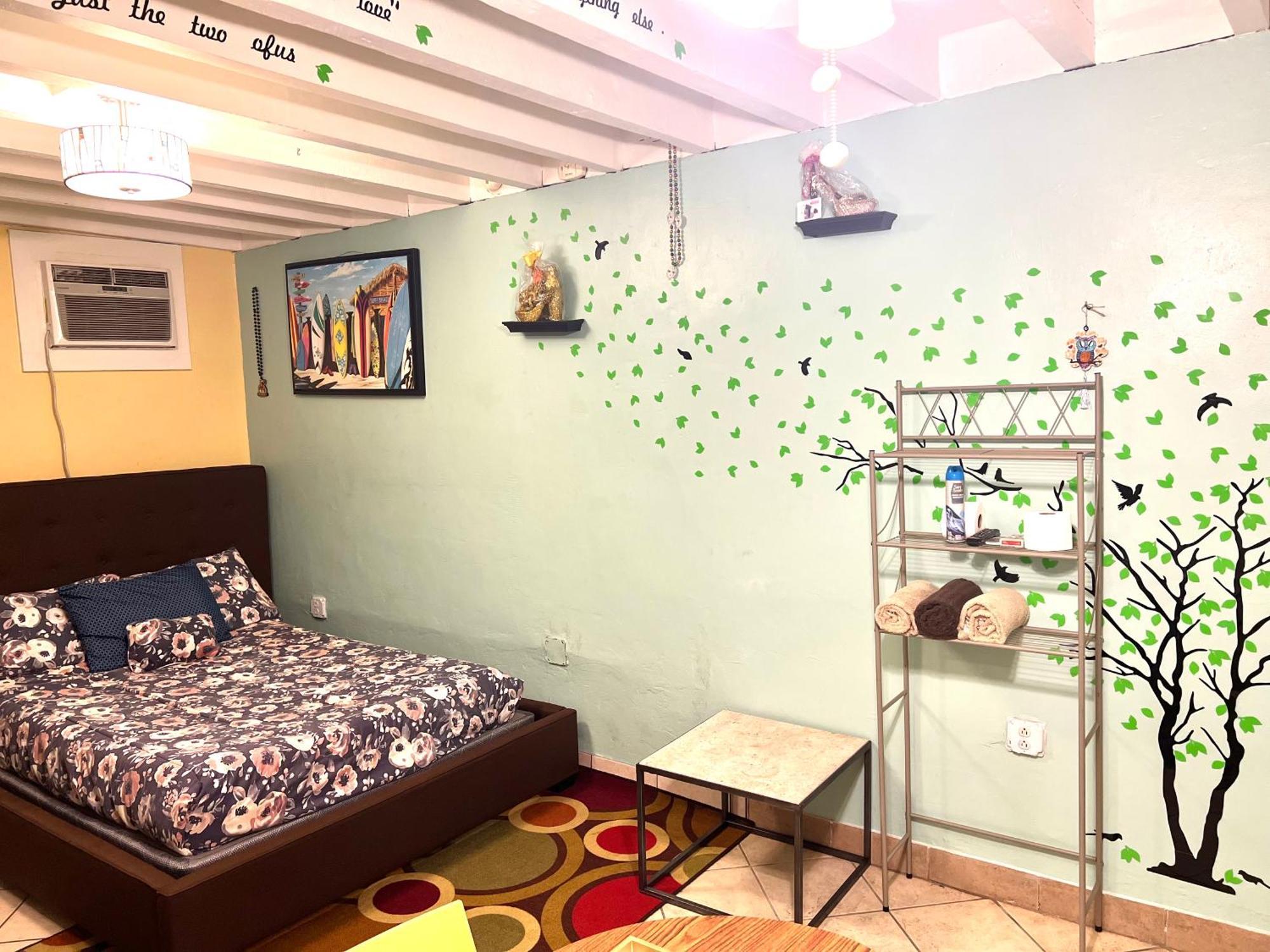 New Orleans French Quarter Inn Екстер'єр фото